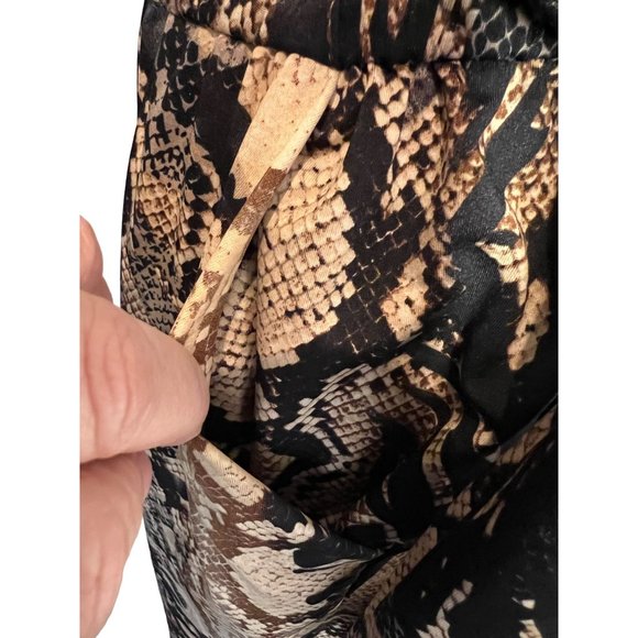 Venus woman’s small snake print romper elastic waist pockets straight leg - Picture 6 of 13